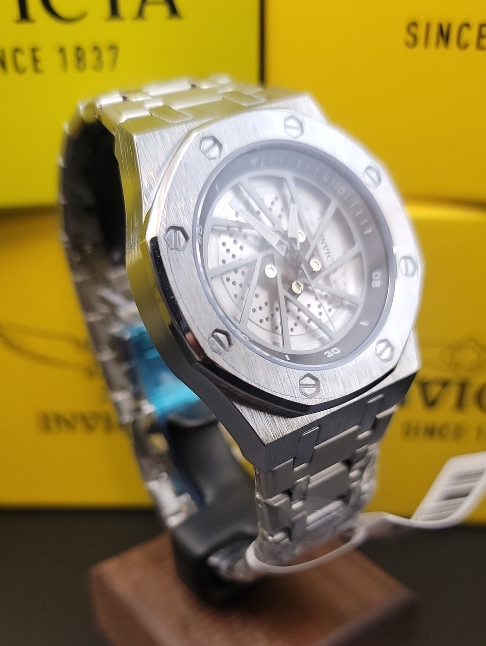 🏁 NEW Invicta Speedway Rim White Brake Caliper Men's Watch - 42mm Steel 69486 - Picture 7 of 12